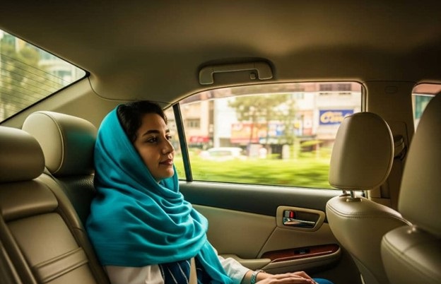 تاکسی فرودگاه بهتر است یا پارکینگ